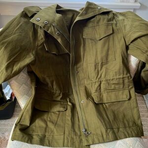 Green cloth jacket Great for springtime and into summer wear!